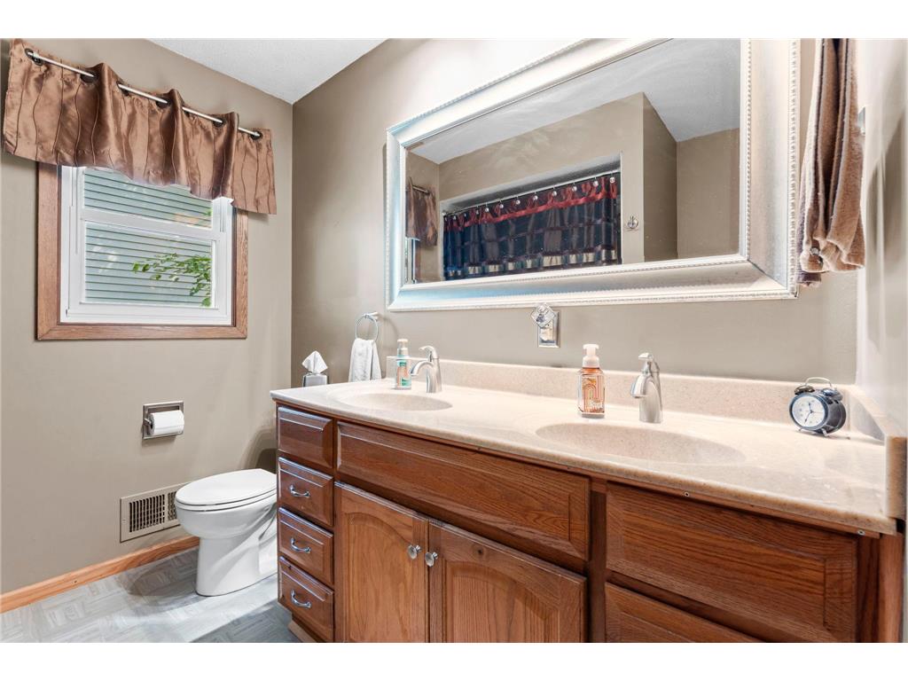 7989 Eastwood Road Mounds View MN 55112 7111356 image26