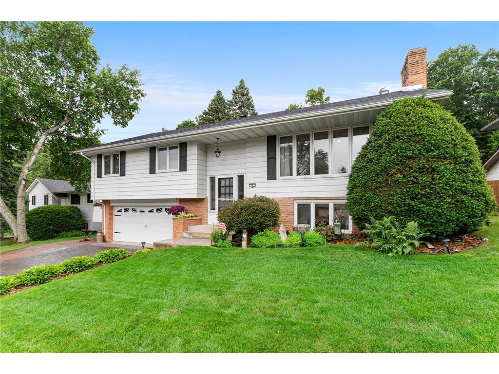 8 Imperial Drive E West Saint Paul MN 55118 7087566 image2