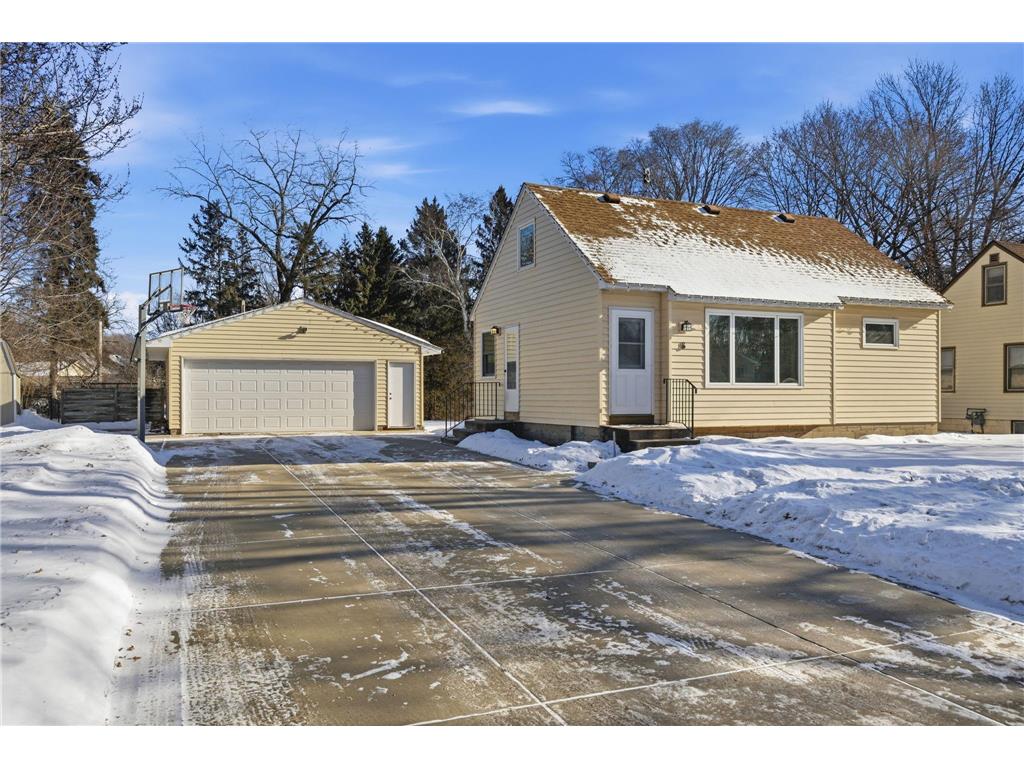 8 Pointcross Drive Circle Pines MN 55014 7012682 image2