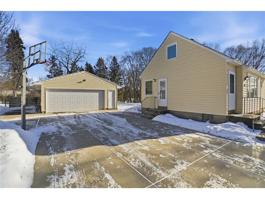 8 Pointcross Drive Circle Pines MN 55014 7012682 image3