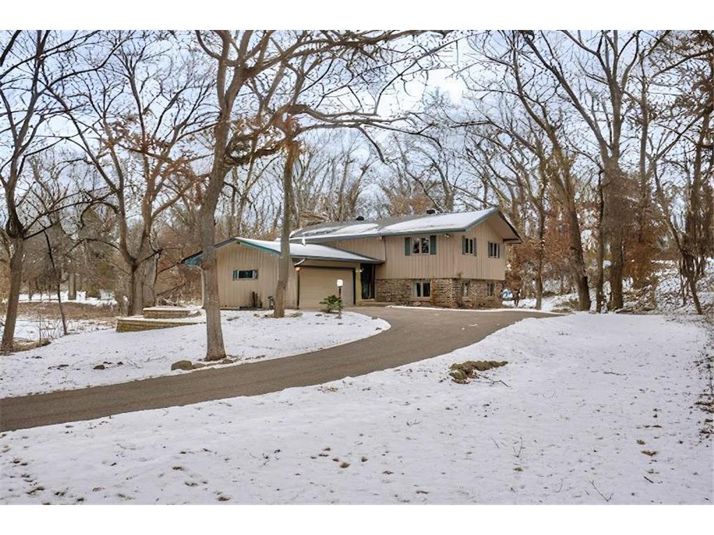 8 Woodhill Lane North Oaks MN 55127 - Pleasant Lake 6652189 image1