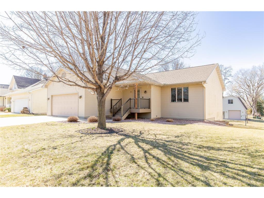 800 1st Avenue SE New Prague MN 56071 6506150 image1