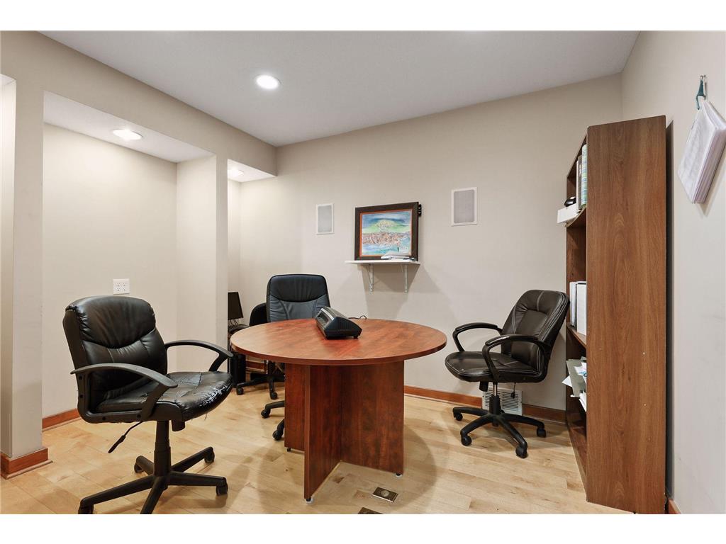 800 42nd Avenue N Minneapolis MN 55412 7058362 image8