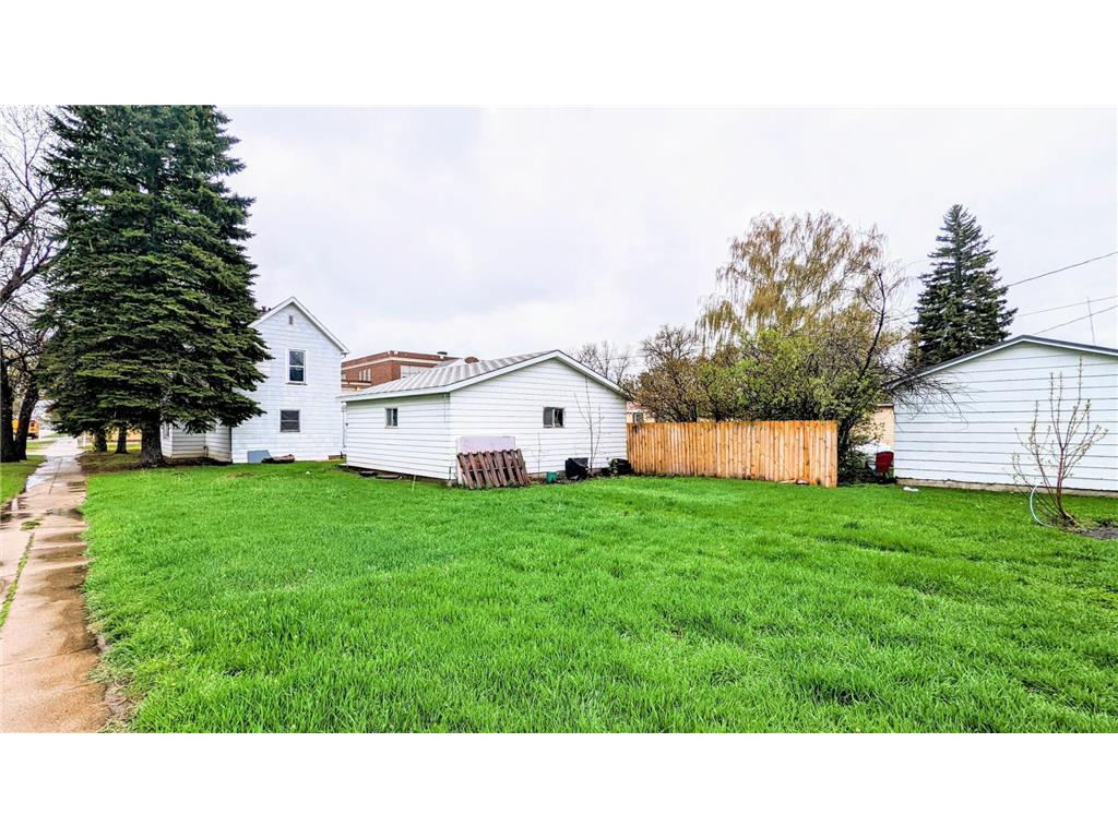 800 Burke Avenue Harvey ND 58341 6801922 image6