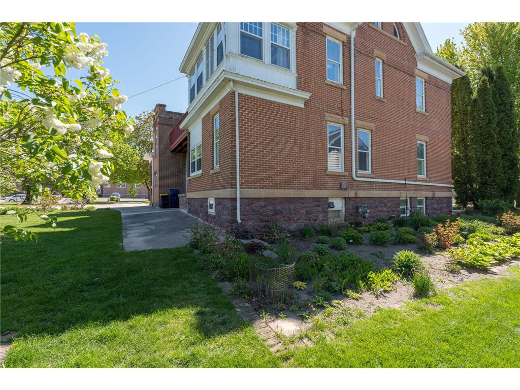 800 Center Street New Ulm MN 56073 7067088 image79