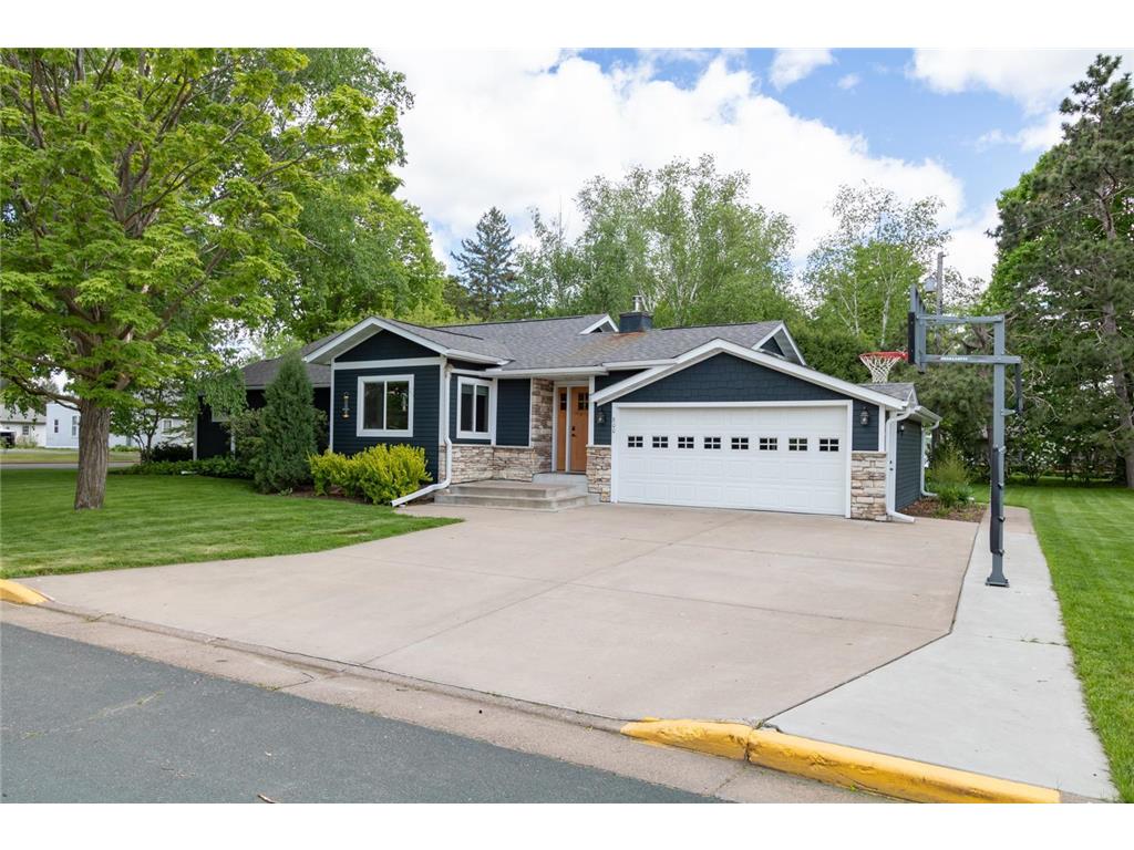 800 E Park Avenue Luck WI 54853 6698369 image1