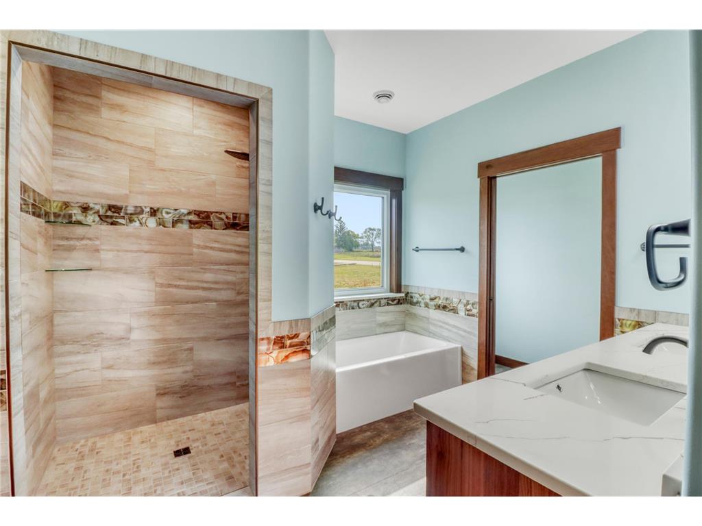 800 Lake Forest Circle Detroit Lakes MN 56501 6789088 image40