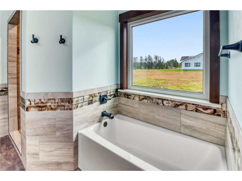 800 Lake Forest Circle Detroit Lakes MN 56501 6789088 image42