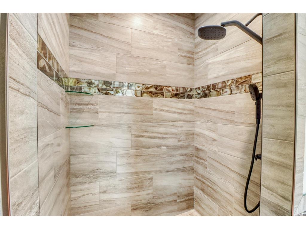 800 Lake Forest Circle Detroit Lakes MN 56501 6789088 image44