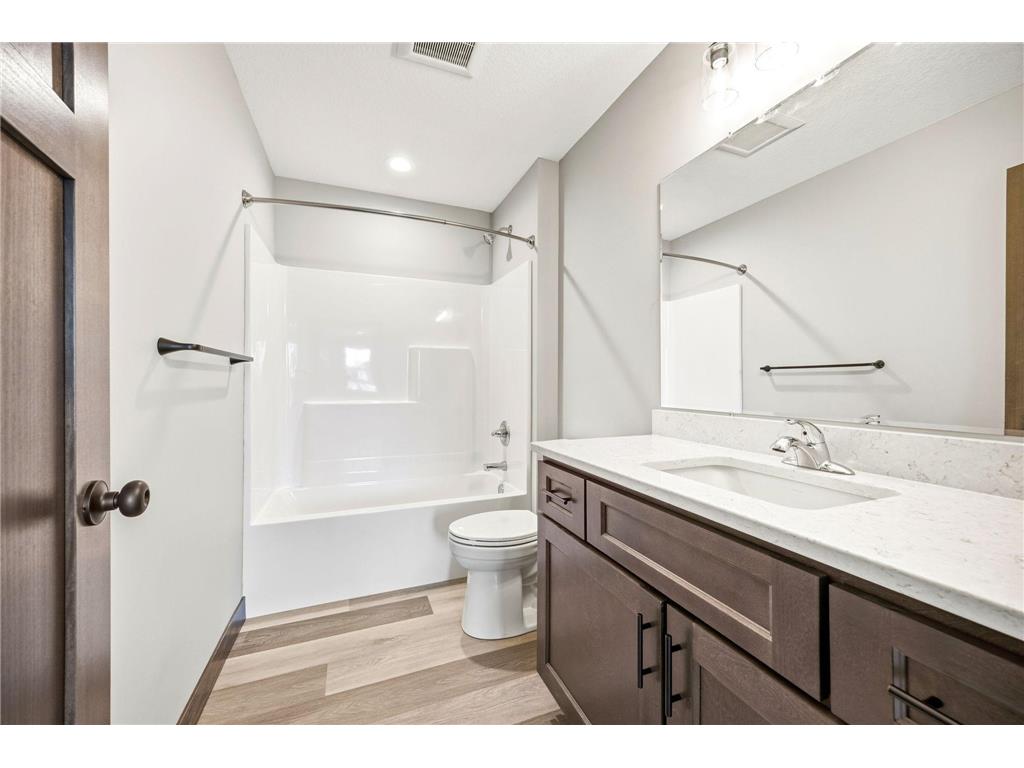 800 Texas Avenue NW Hutchinson MN 55350 7038293 image13