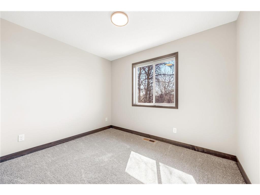 800 Texas Avenue NW Hutchinson MN 55350 7038293 image14