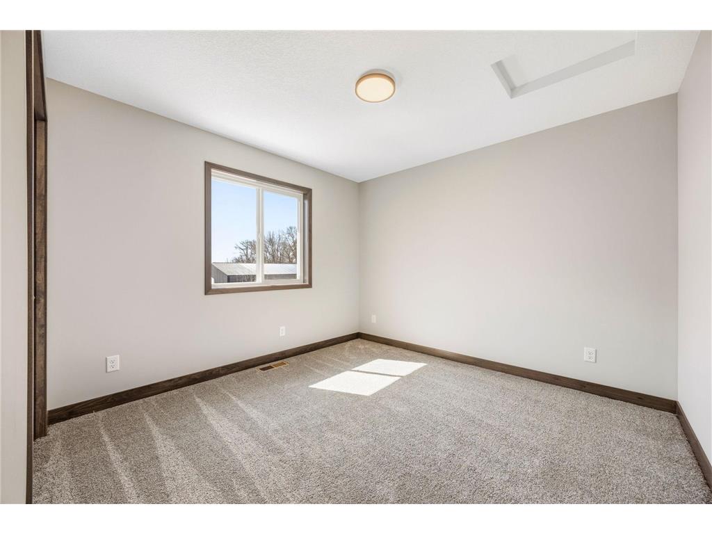 800 Texas Avenue NW Hutchinson MN 55350 7038293 image15