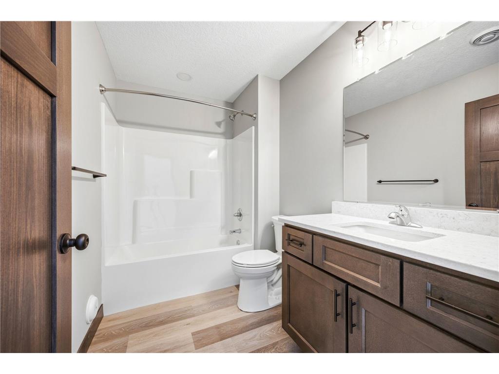 800 Texas Avenue NW Hutchinson MN 55350 7038293 image19