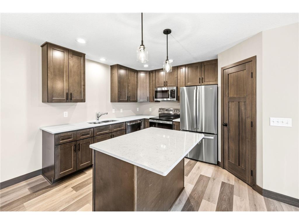 800 Texas Avenue NW Hutchinson MN 55350 7038293 image3