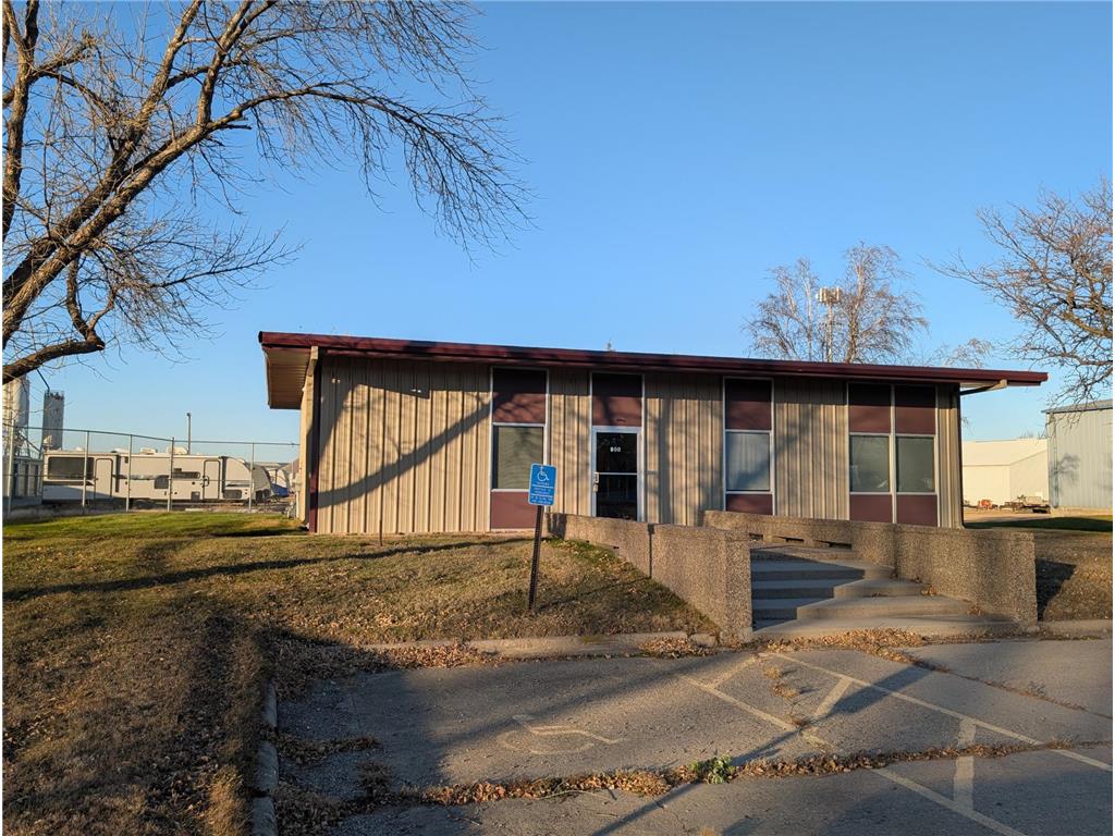 800 W College Drive Marshall MN 56258 6652458 image15