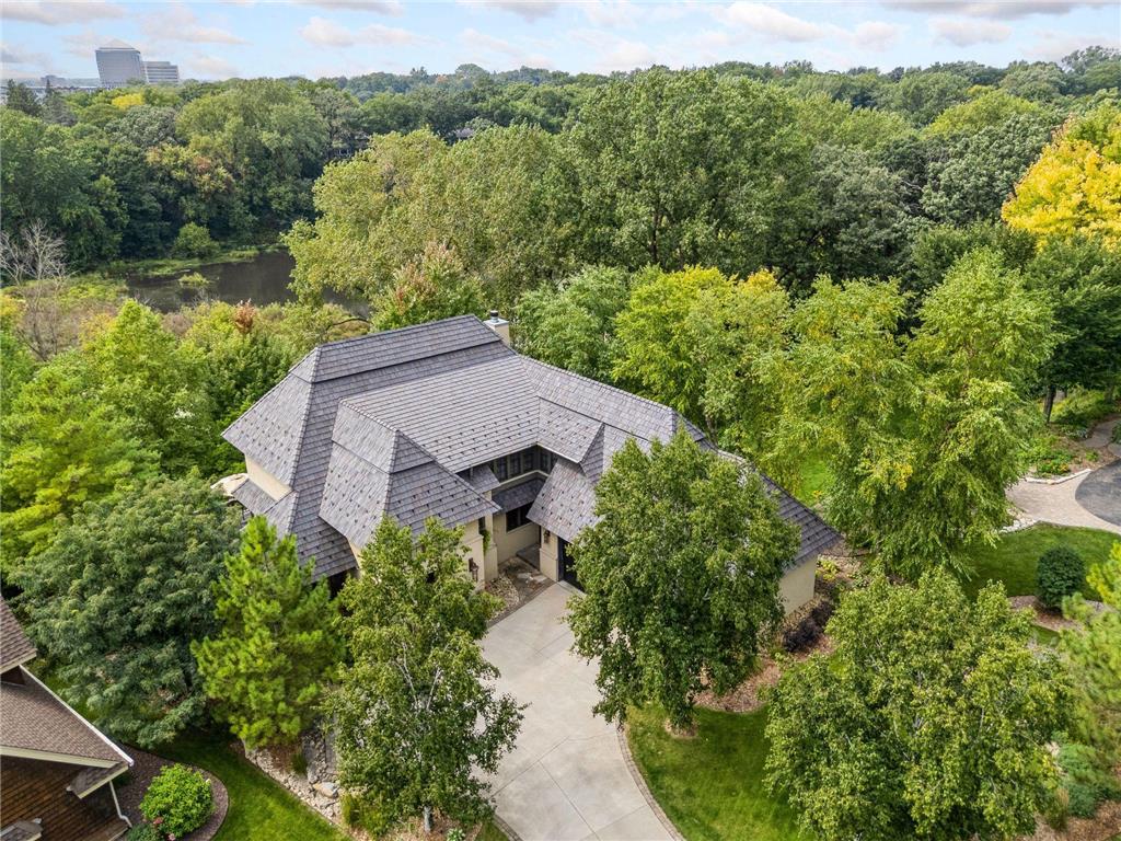 800 Westwood Drive S Golden Valley MN 55416 6786731 image1