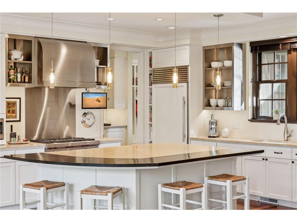 800 Westwood Drive S Golden Valley MN 55416 6786731 image24