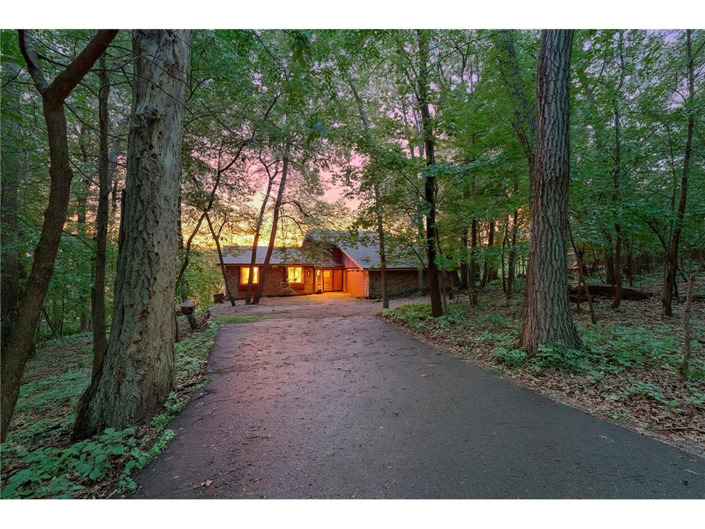 8000 Hill Trail N Lake Elmo MN 55042 - Demontreville 7095467 image2