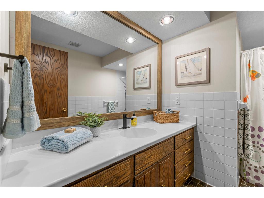 8000 Hill Trail N Lake Elmo MN 55042 - Demontreville 7095467 image20