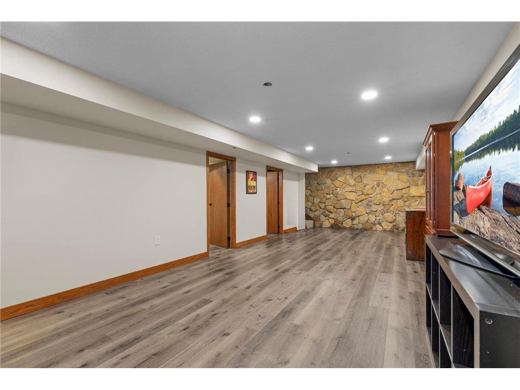 8000 Hill Trail N Lake Elmo MN 55042 - Demontreville 7095467 image79