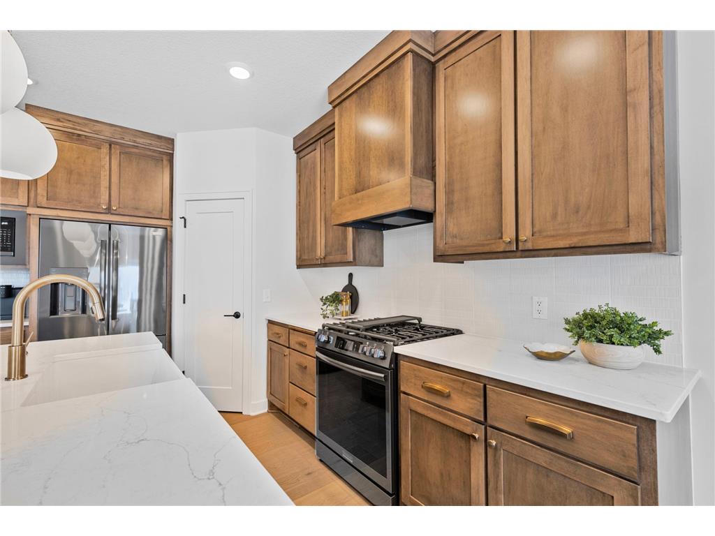 8006 201st Street W Lakeville MN 55044 7023437 image10