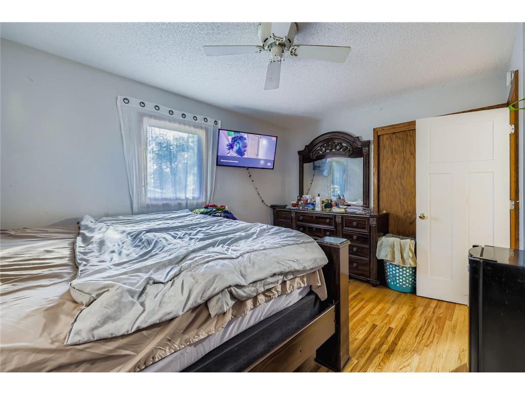 8009 Douglas Drive N Brooklyn Park MN 55443 6812229 image11