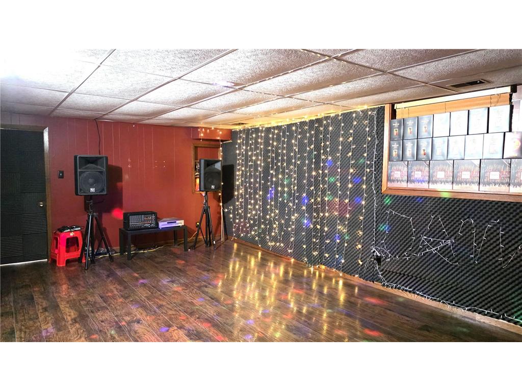 8009 Edgewood Avenue N Brooklyn Park MN 55445 7082732 image15