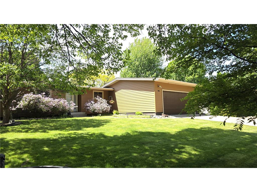 8009 Edgewood Avenue N Brooklyn Park MN 55445 7082732 image2