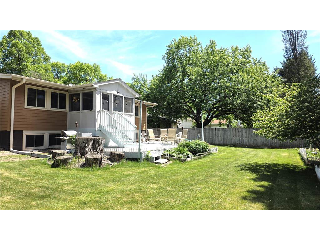 8009 Edgewood Avenue N Brooklyn Park MN 55445 7082732 image24