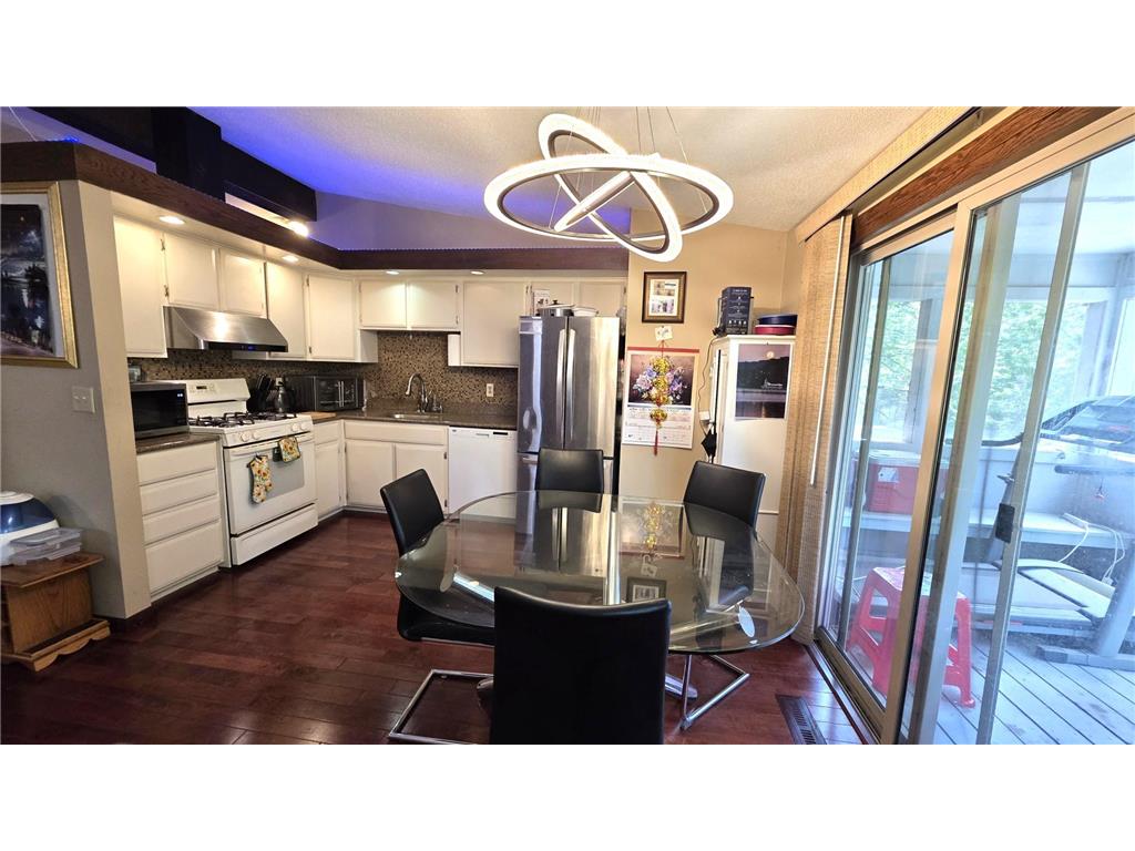8009 Edgewood Avenue N Brooklyn Park MN 55445 7082732 image6