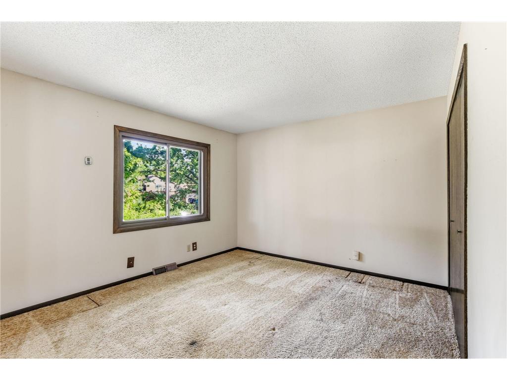 8009 Noble Avenue N Brooklyn Park MN 55443 7094977 image14