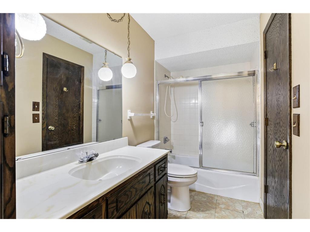 8009 Noble Avenue N Brooklyn Park MN 55443 7094977 image16