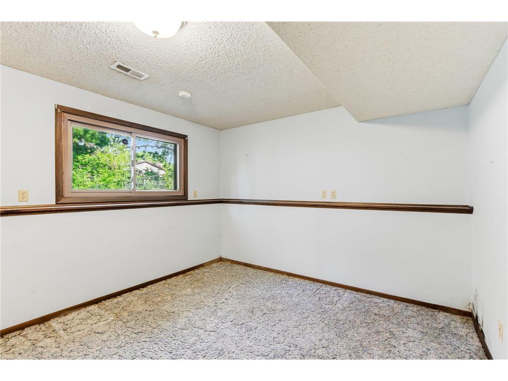 8009 Noble Avenue N Brooklyn Park MN 55443 7094977 image18