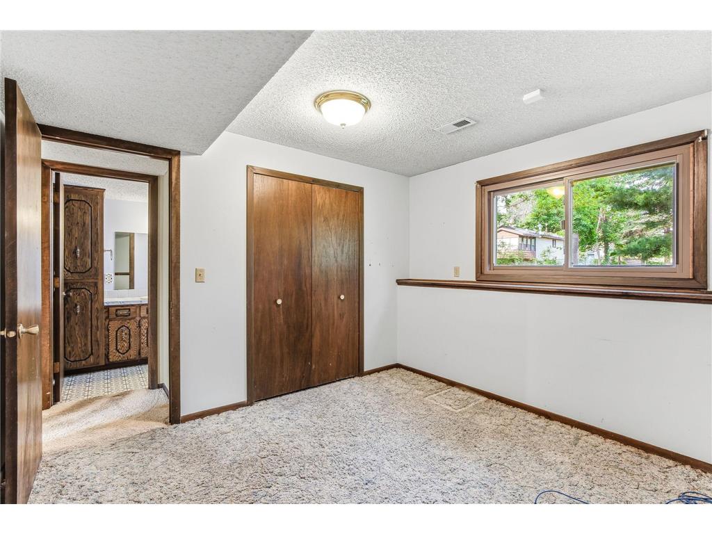 8009 Noble Avenue N Brooklyn Park MN 55443 7094977 image19