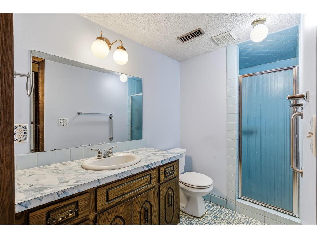 8009 Noble Avenue N Brooklyn Park MN 55443 7094977 image20