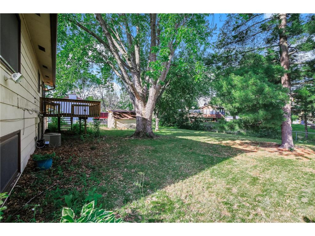 8009 Noble Avenue N Brooklyn Park MN 55443 7094977 image26