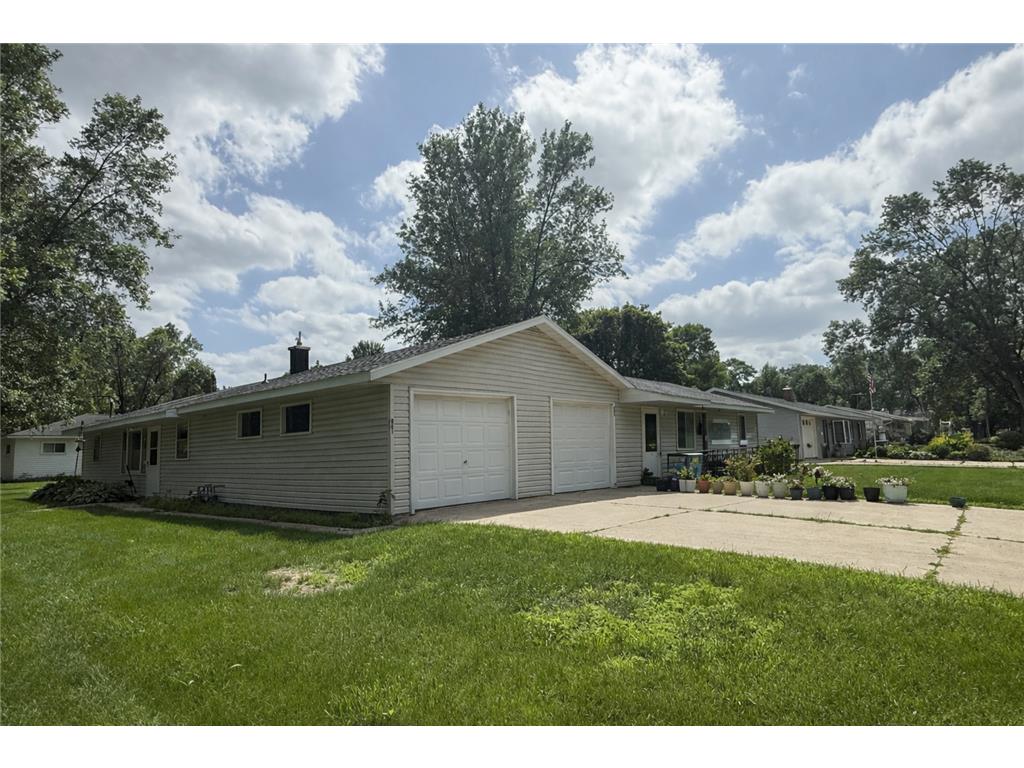 801 14th Avenue SW Willmar MN 56201 7003149 image2
