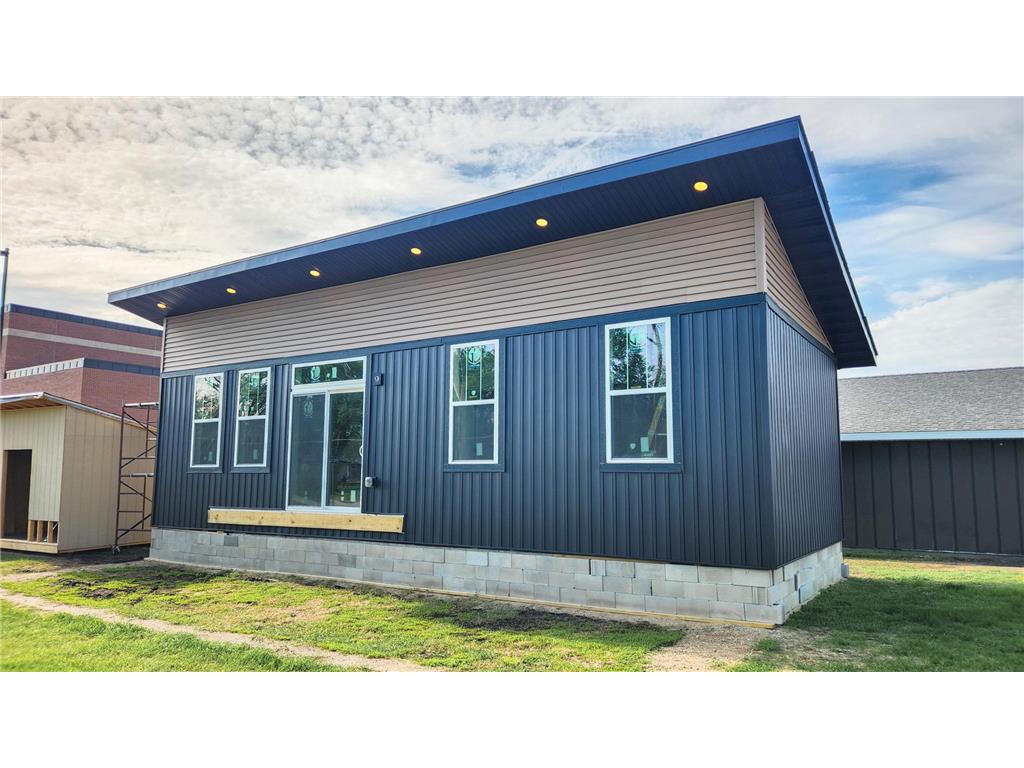 801 17th Avenue N Fargo ND 58102 7105066 image1