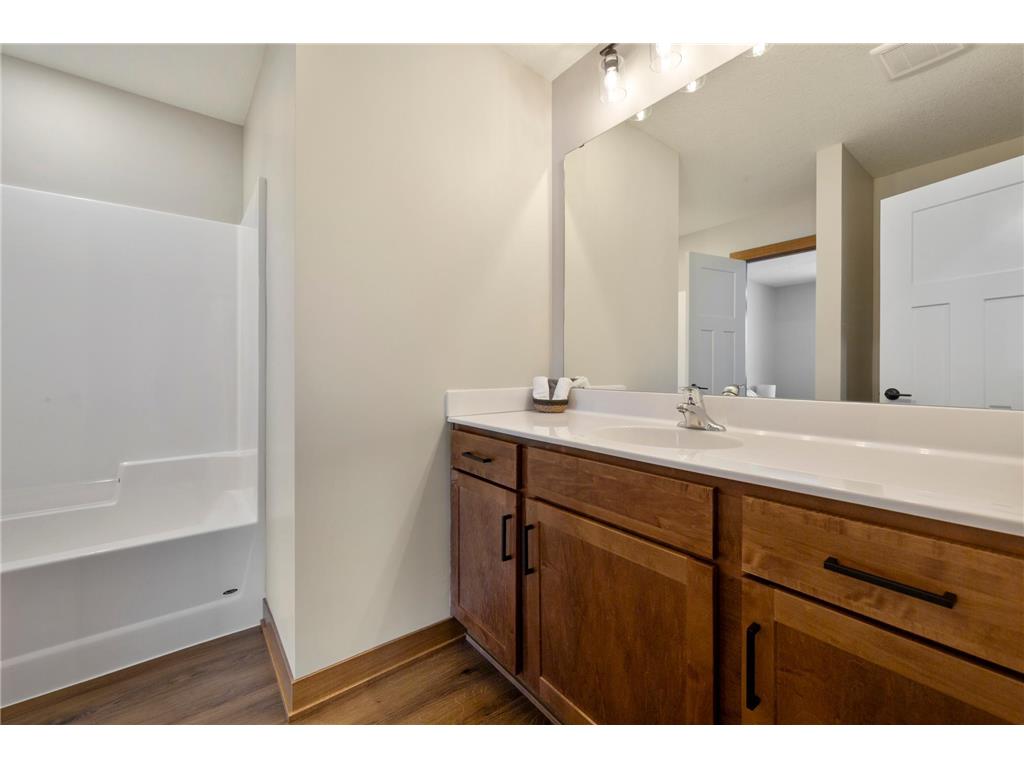 801 2nd St SE Dodge Center MN 55927 7005657 image23