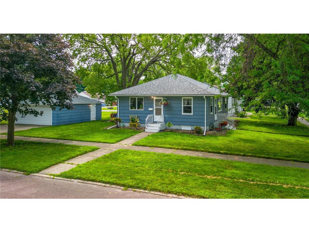 801 4th Avenue SW Wells MN 56097 7068637 image1