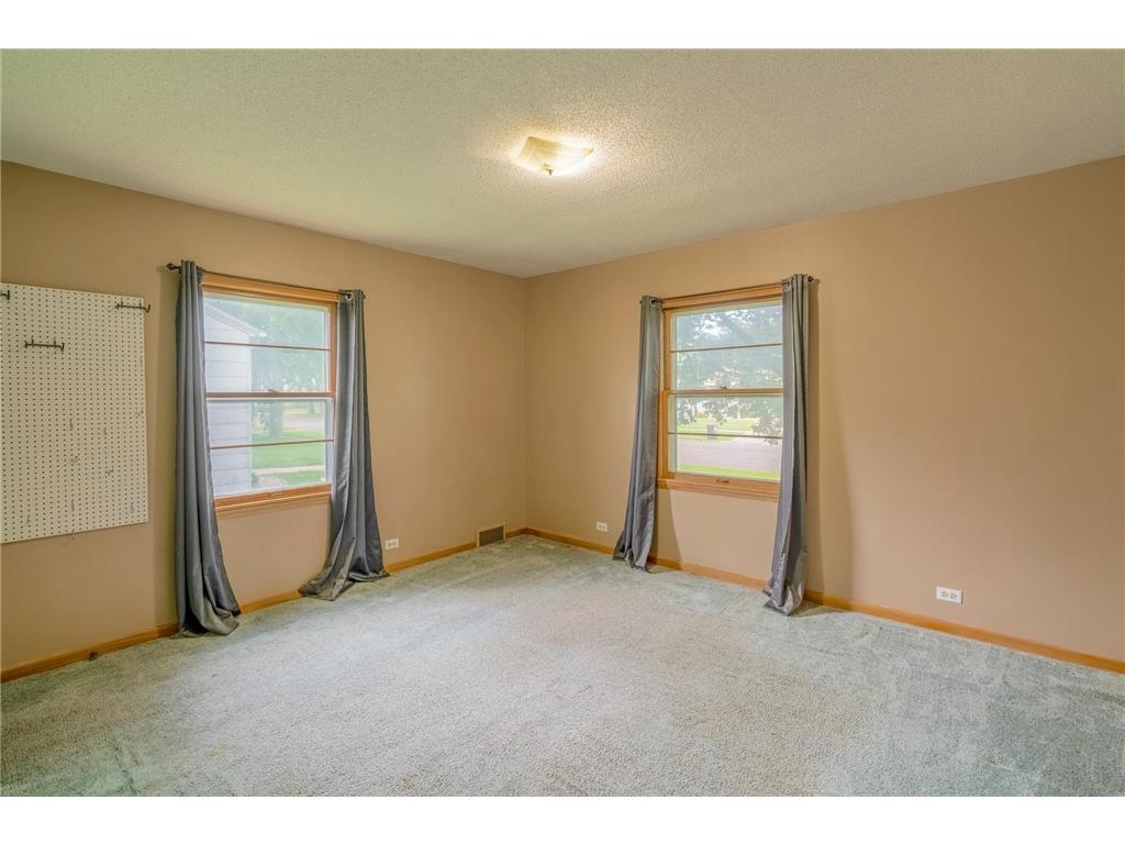 801 4th Avenue SW Wells MN 56097 7068637 image10