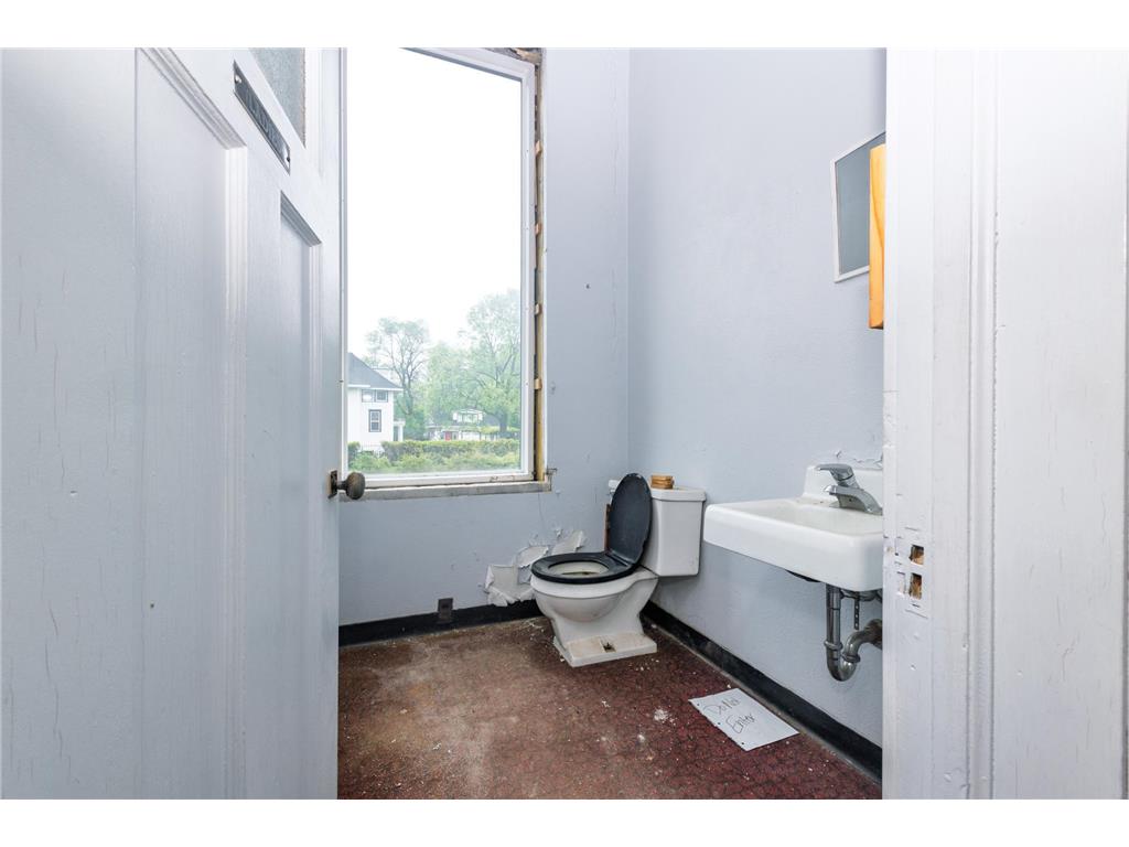 801 6TH Avenue E Alexandria MN 56308 7093146 image20