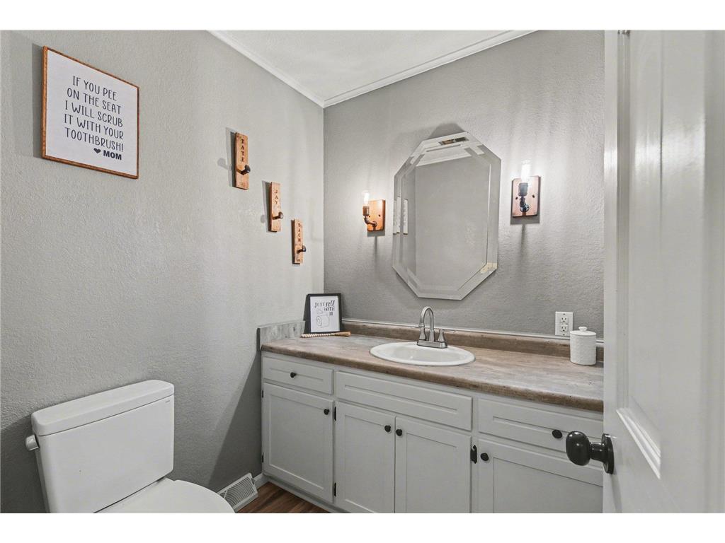 801 6th Avenue SE Pipestone MN 56164 7027660 image35