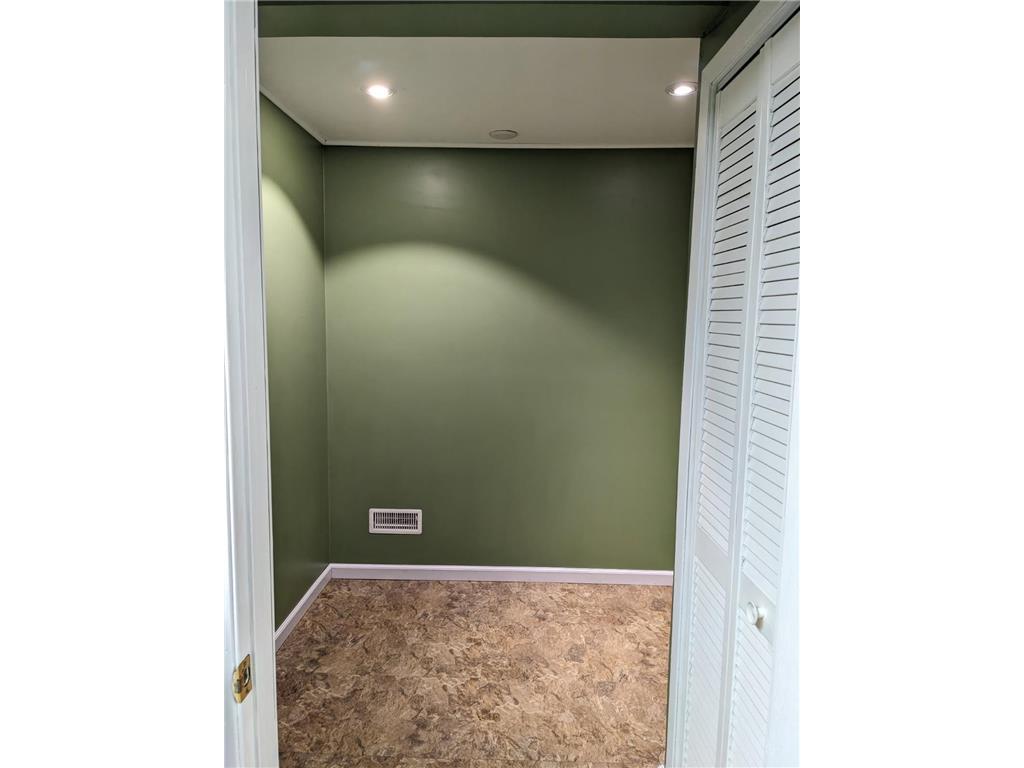 801 Carver Street N Winthrop MN 55396 6793709 image20