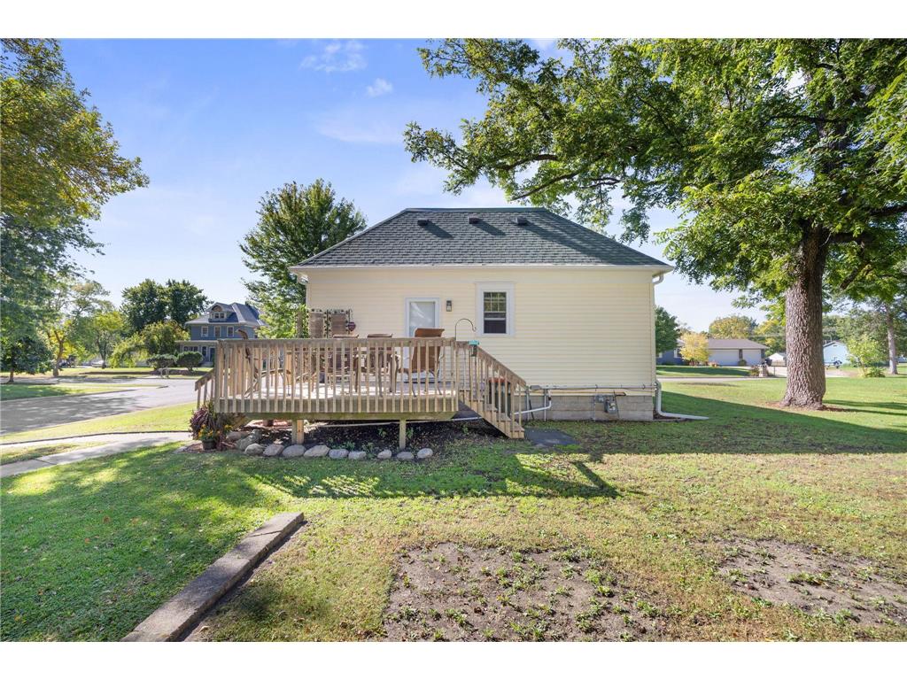 801 Carver Street N Winthrop MN 55396 6793709 image22