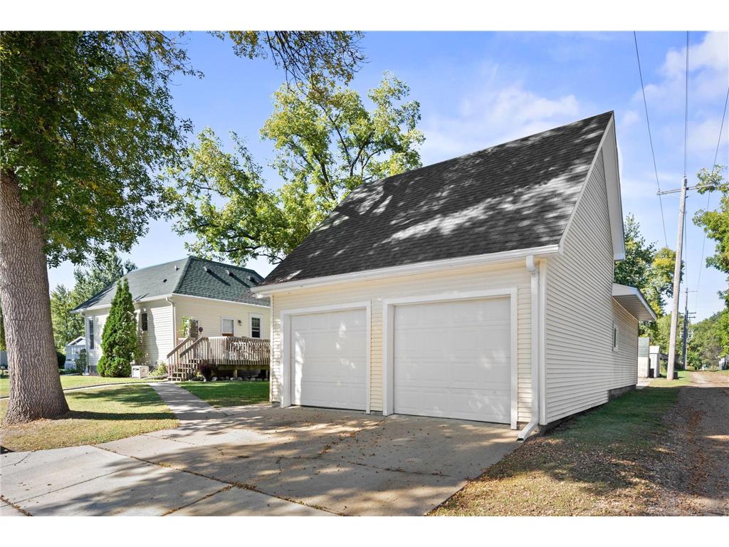 801 Carver Street N Winthrop MN 55396 6793709 image24