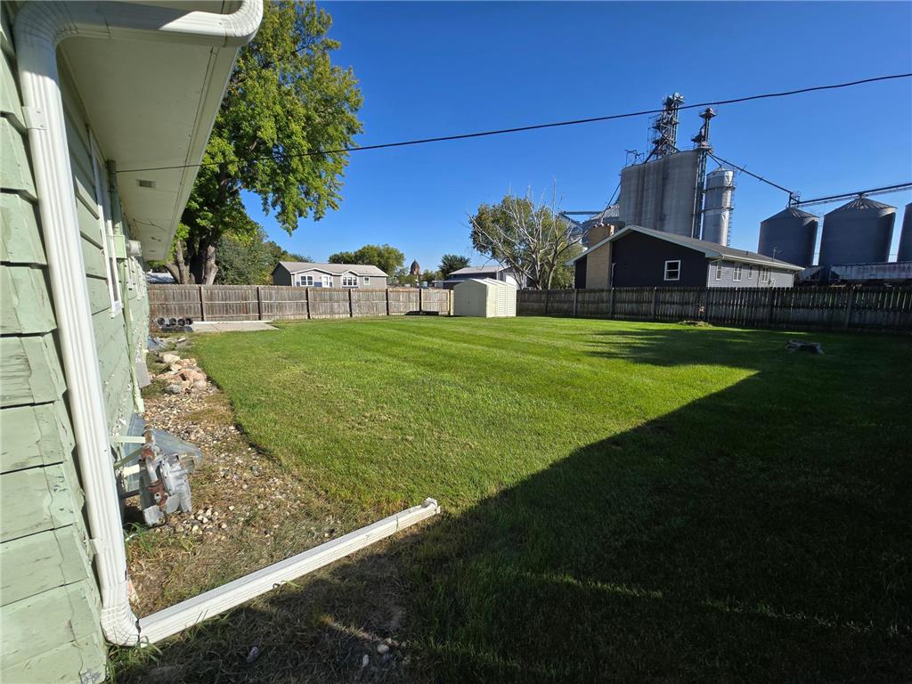 801 E Elm Avenue Olivia MN 56277 6795940 image31