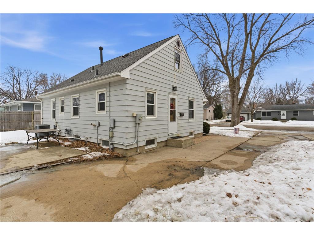 801 Olena Avenue SE Willmar MN 56201 6739558 image25