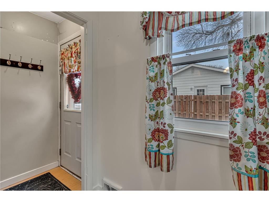 801 Olena Avenue SE Willmar MN 56201 6739558 image4