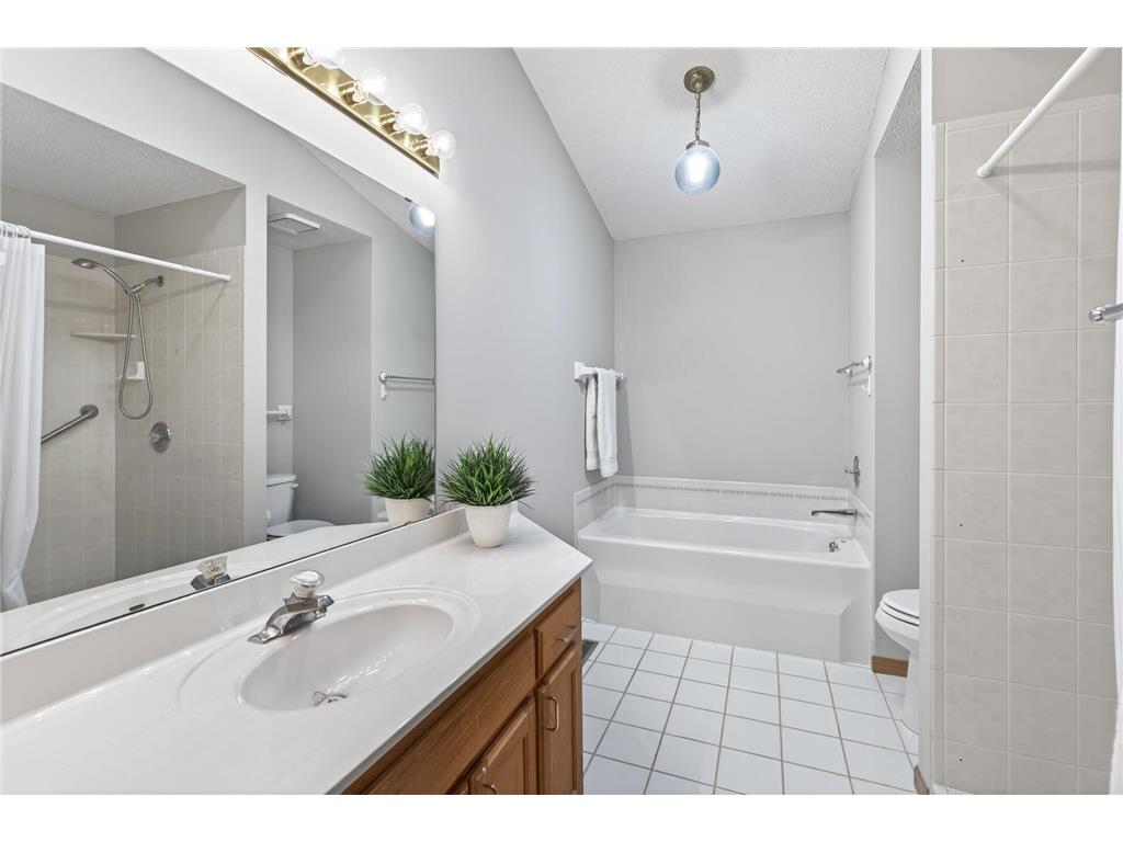 801 Southcross Drive E Burnsville MN 55306 7114714 image11